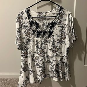 Beautiful Maurices shirt